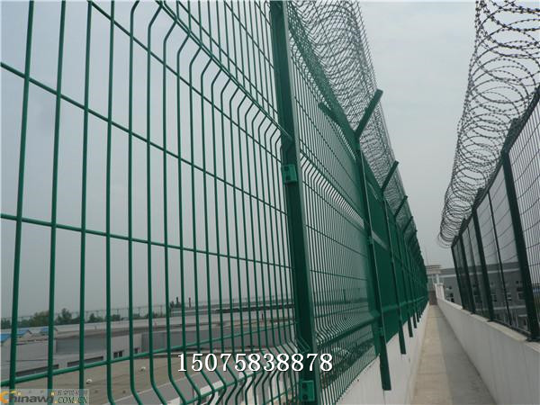 監(jiān)墻巡邏道專用隔離網(wǎng)